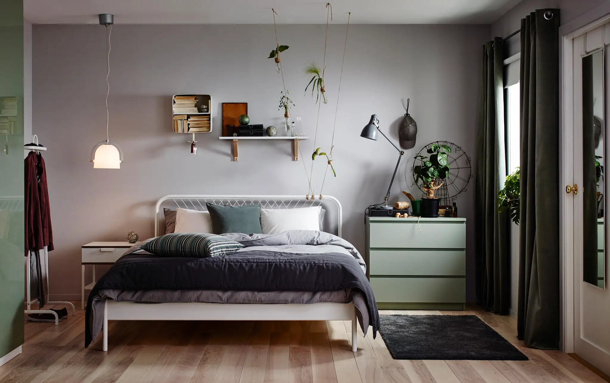 How to organize a small bedroom to create the impression of more space