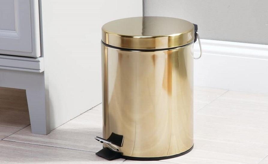 What size trash can for the kitchen and bathroom should be